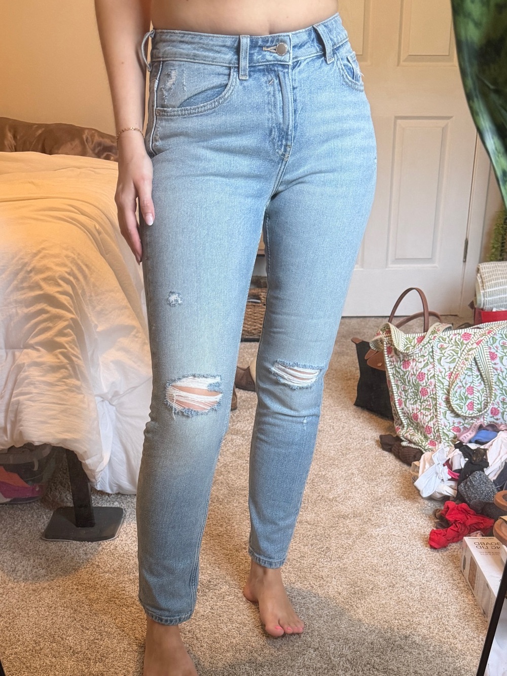 Zara // Ripped Skinny Jeans